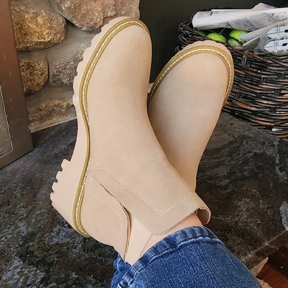 NWOT Nicole Miller New York Tan Pocas Wedge Lug Platform Chelsea Boots Size 9 - Picture 2 of 16